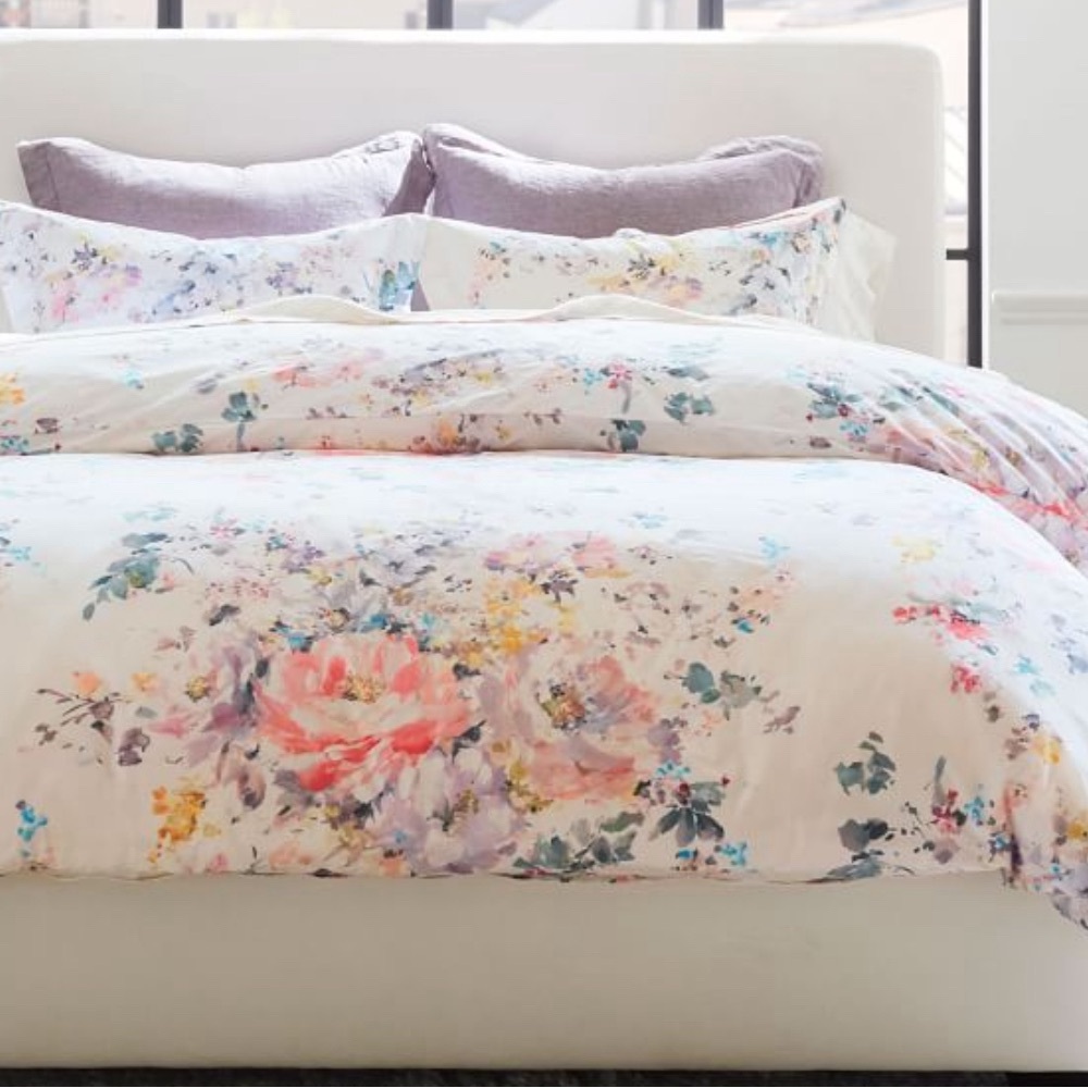 Pottery barn Kingsley queen duvet cover and 2 shams. Unused, just washed once
